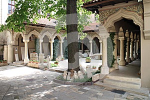 Courtyard of Biserica MÃÆnÃÆstirii Stavropoleos Stavropoleos Monastery Church, Bucarest photo